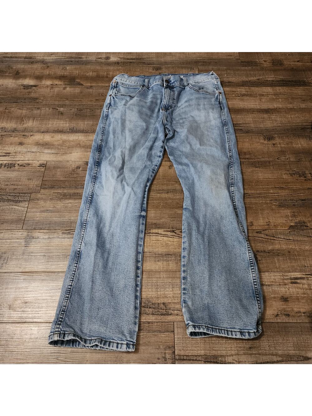 Wrangler Retro Denim Jeans Slim Bootcut Size 34x30 see pics for some spots 2552